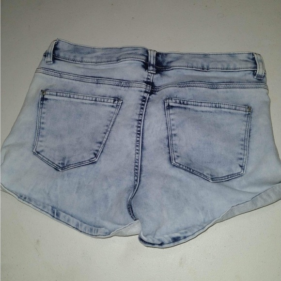 Shorts - Picture 3 of 3